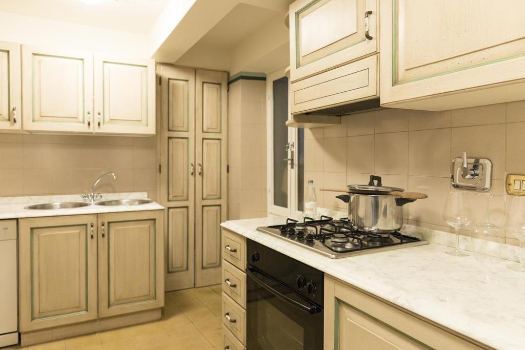 Mario'S Apartament With Ac And Wifi Apartment Лука Екстериор снимка